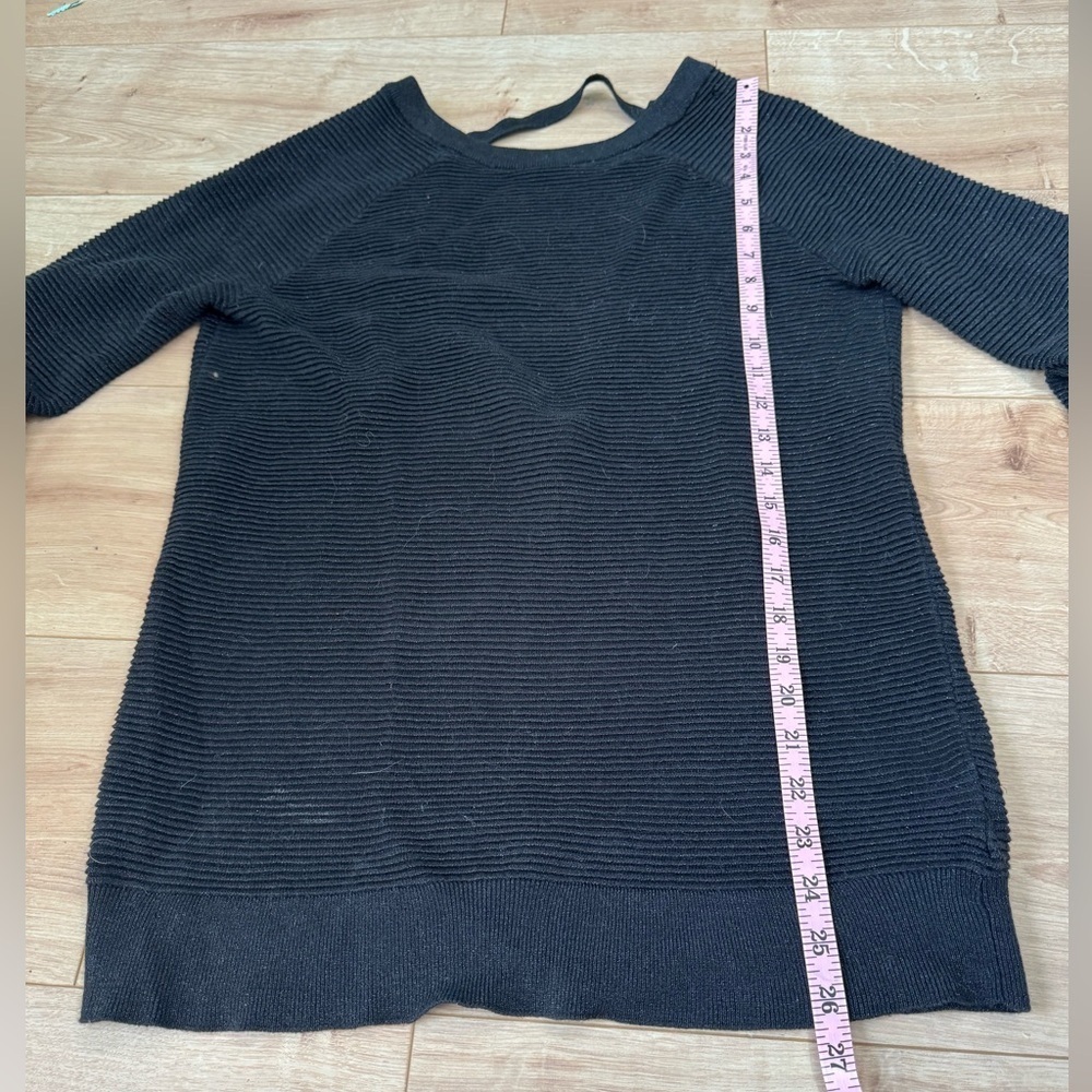 Oversized Open Back Sweater - Picture 4 of 5